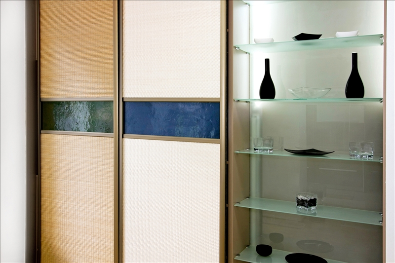 Double big bamboo closet and glass shelf