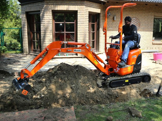 Pokud vám chybí stavební stroje, půjčte si je