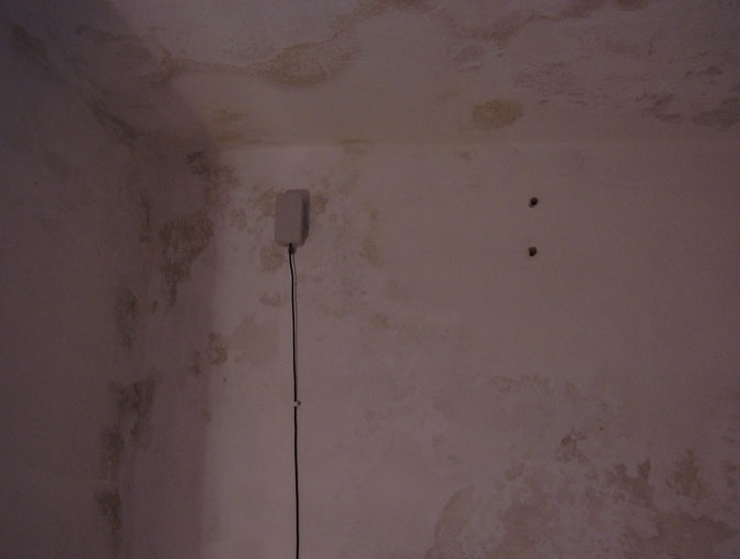 Chemická injektáž zdiva, nebo elektroosmóza?