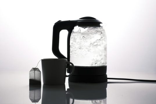 electric kettle 6966011 640